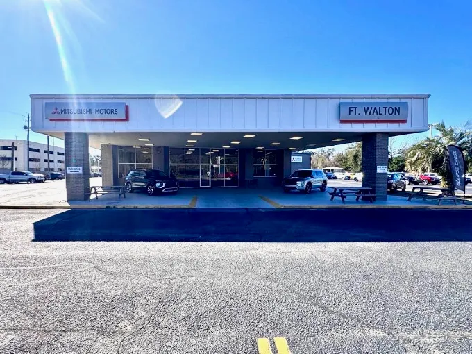 Front of the Fort Walton Mitsubishi showroom